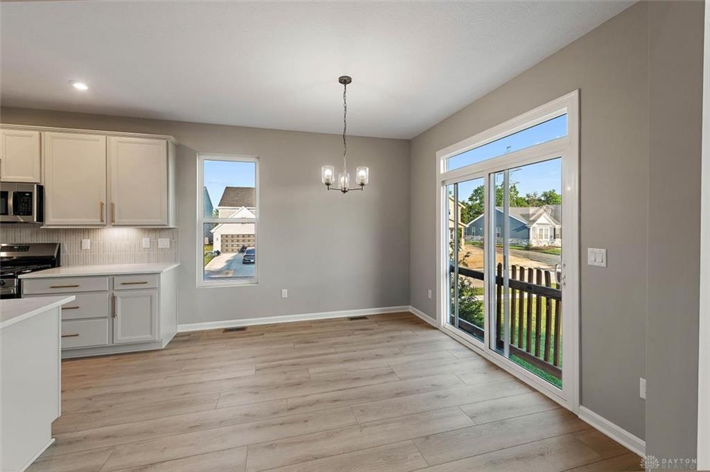 2587 Golden Leaf Property Photo 6