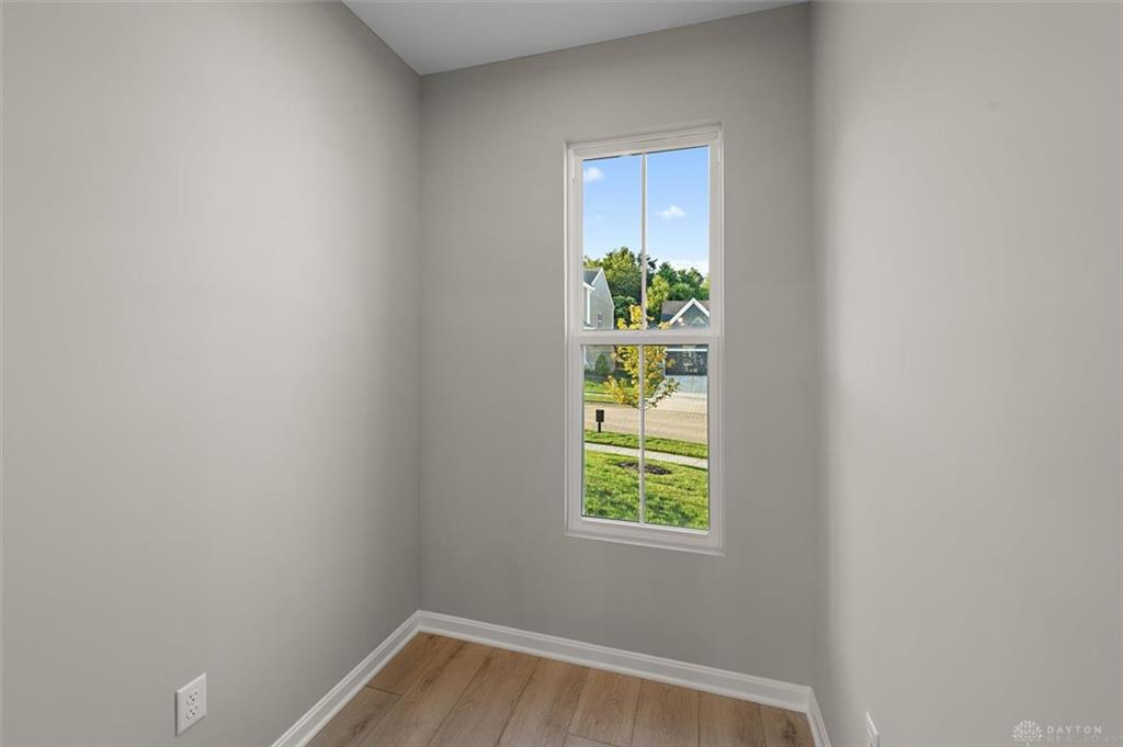 2587 Golden Leaf Property Photo 8