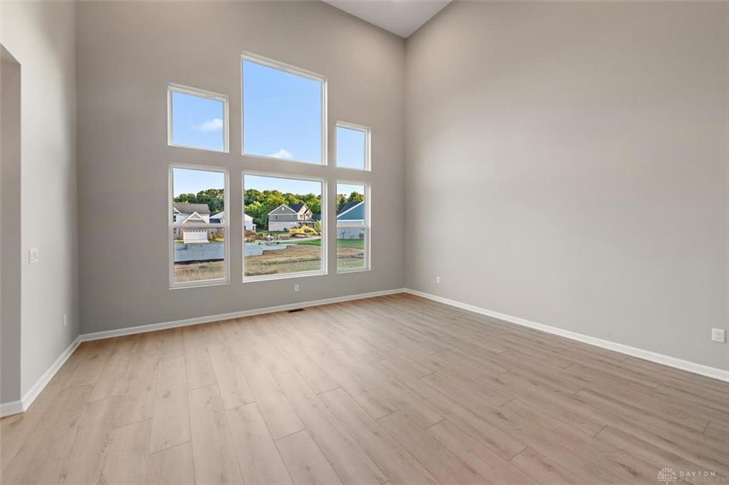 2587 Golden Leaf Property Photo 9