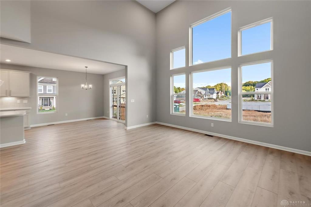 2587 Golden Leaf Property Photo 10