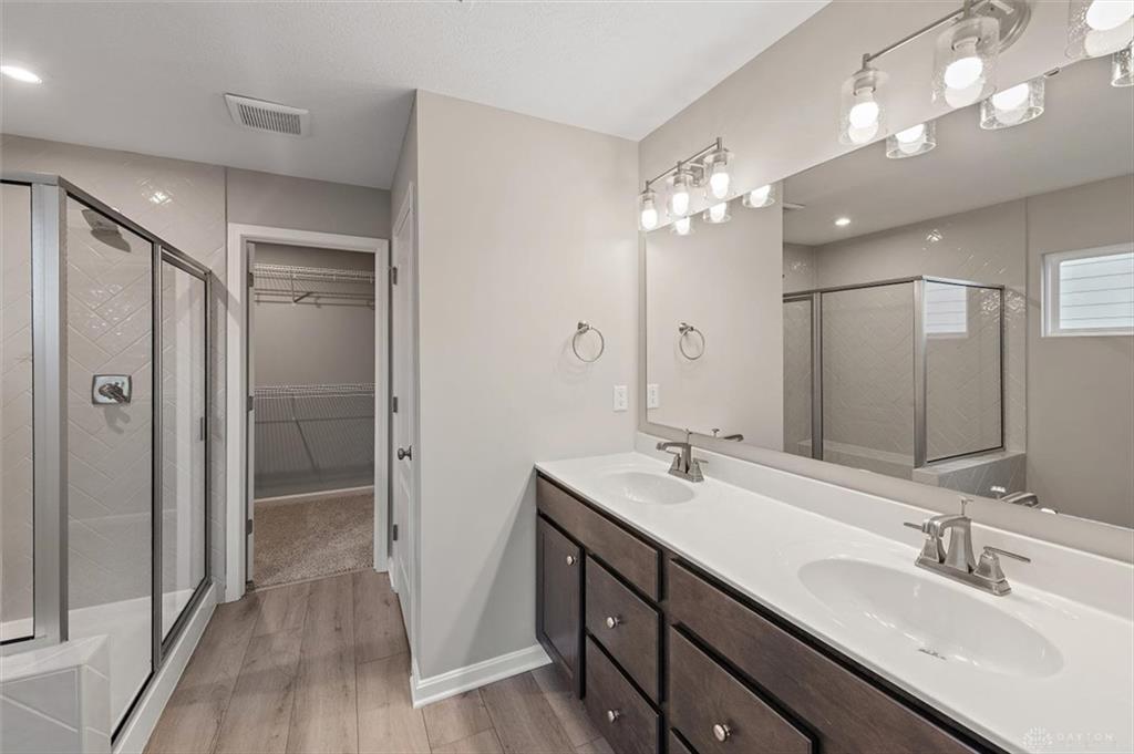 2587 Golden Leaf Property Photo 16