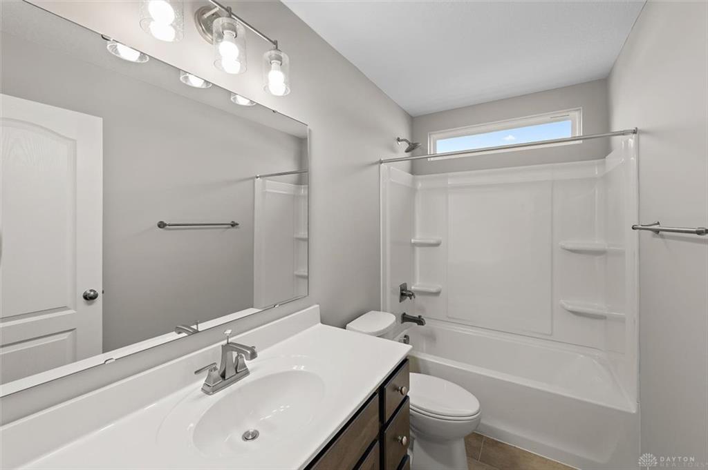 2587 Golden Leaf Property Photo 24