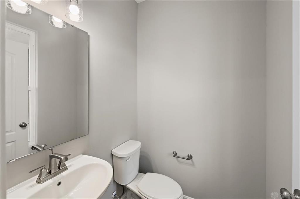 2587 Golden Leaf Property Photo 25