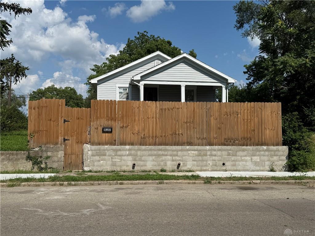 830 S Euclid Property Photo 1