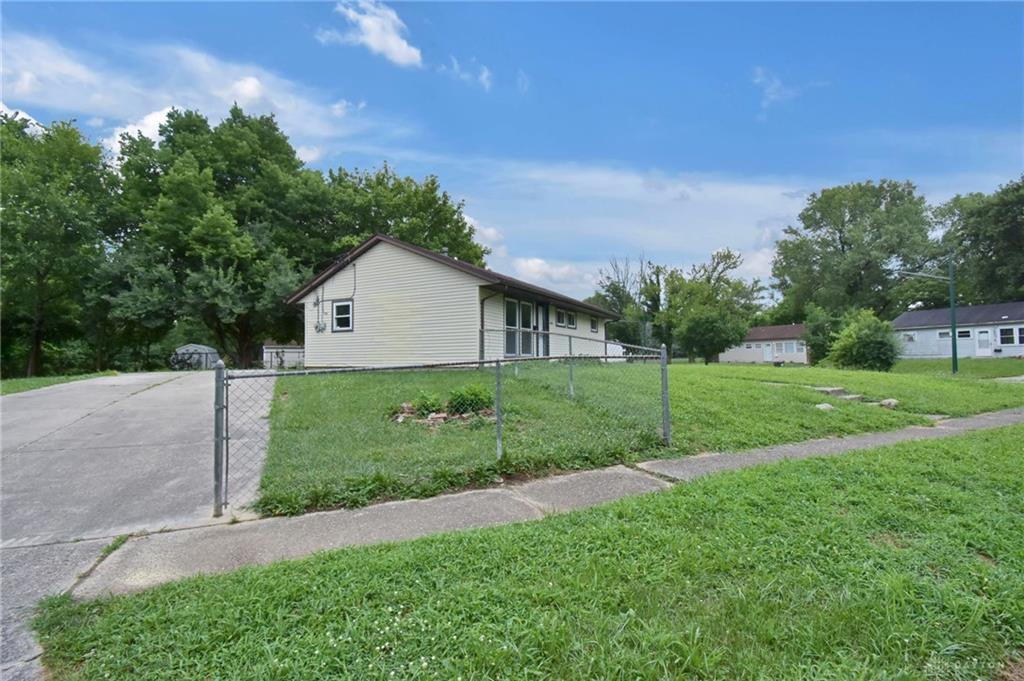 4901 Gardendale Avenue Property Photo 3
