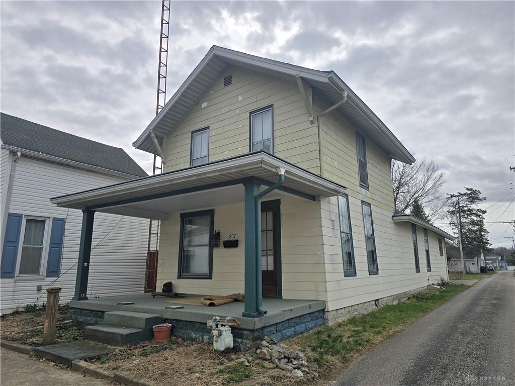 207 E Main Street Property Photo 1