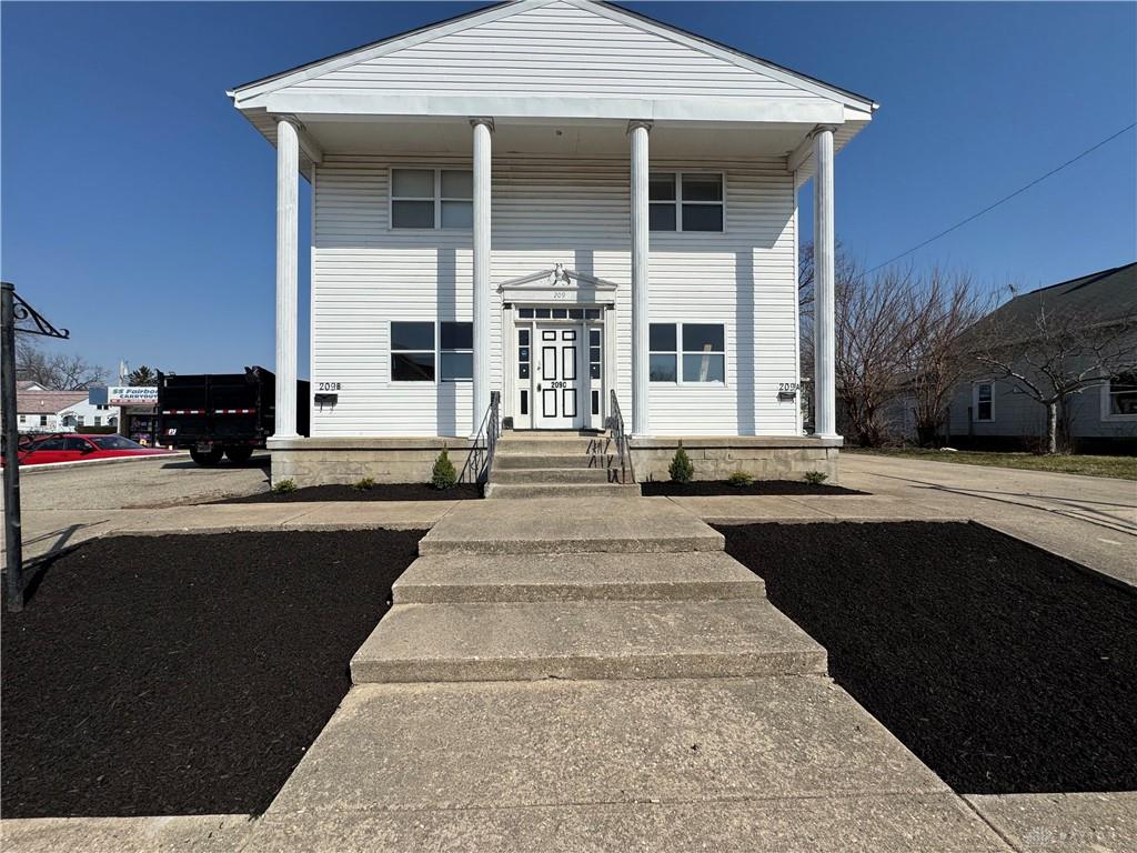 209 E Main Street Property Photo 1