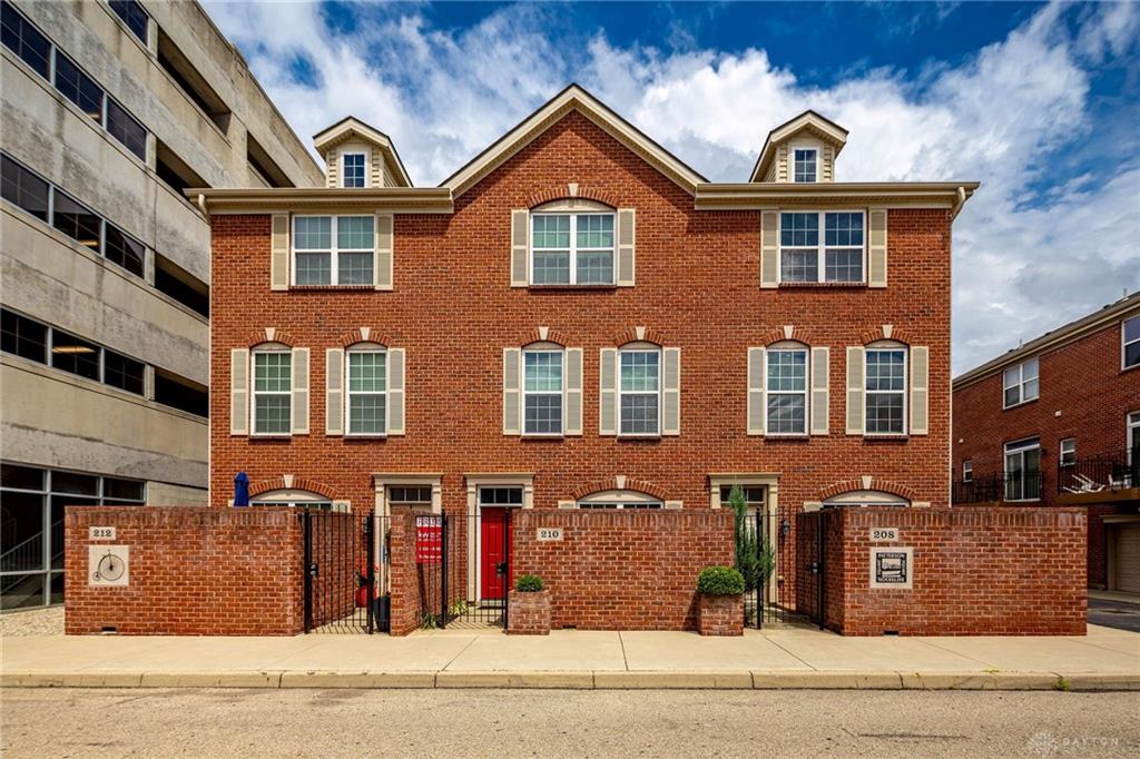 208 Harries Street Property Photo 1