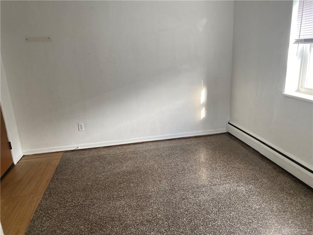 42 S Main Property Photo 5