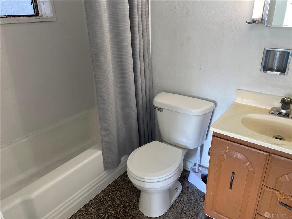 42 S Main Property Photo 6
