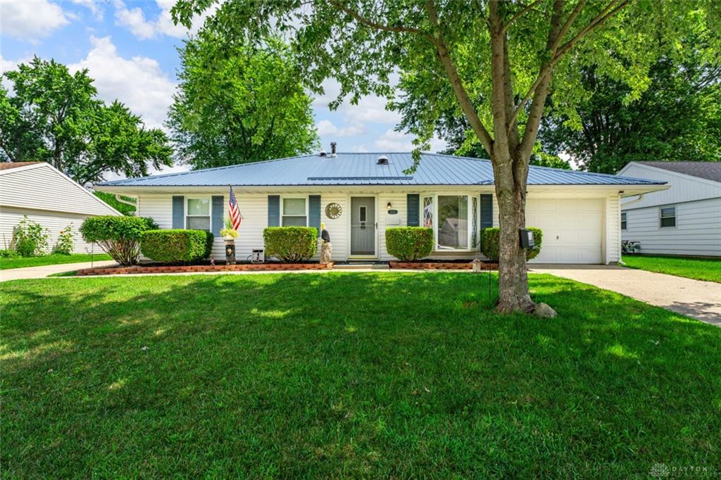 3230 Glouster Street Property Photo 1