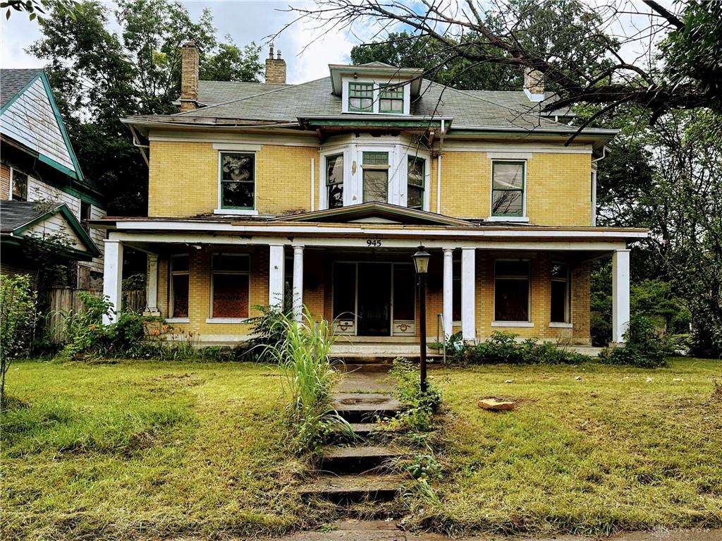 945 N Broadway Street Property Photo 1