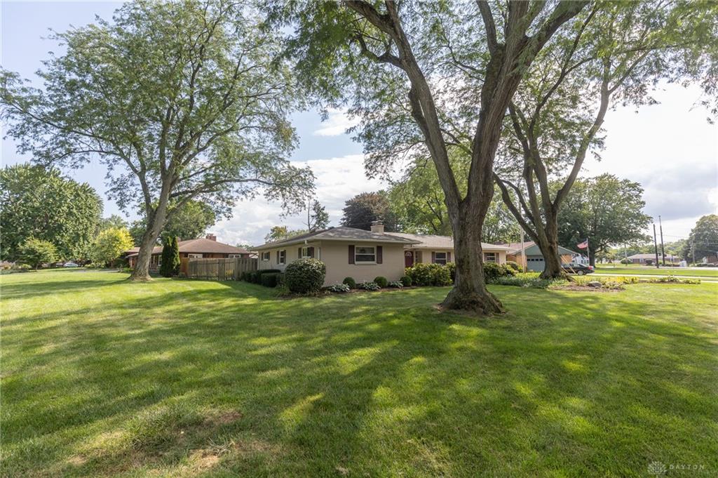 100 Laurelann Drive Property Photo 1
