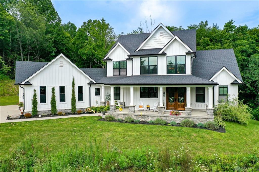 7525 Creek Road Property Photo 1
