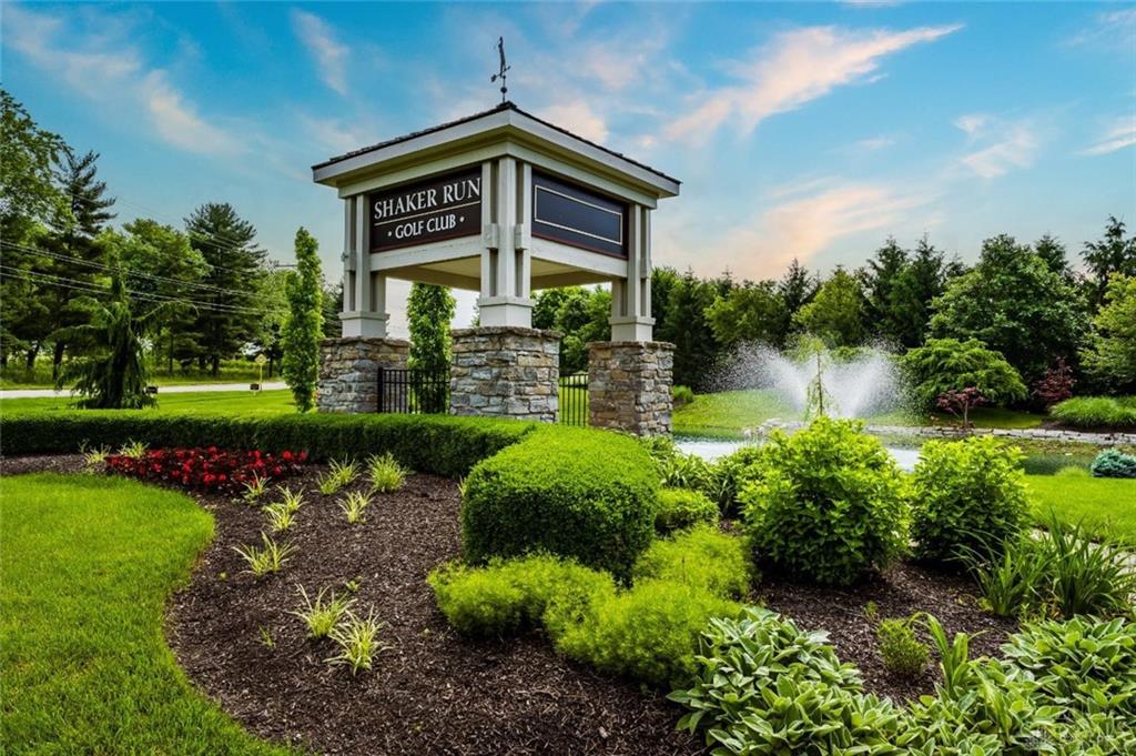 429 Bethpage 7-203 Property Photo 5