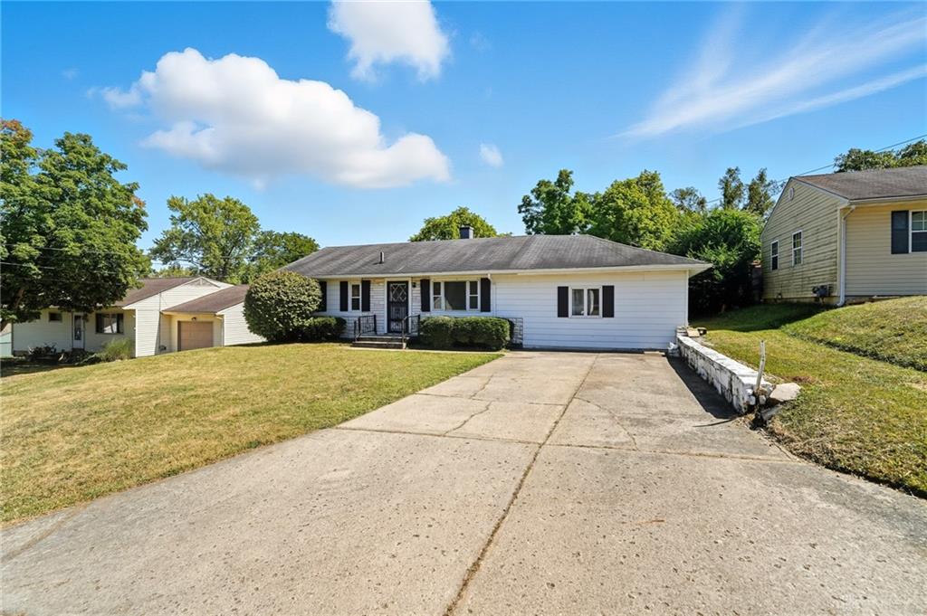 2013 Spencer Lane Property Photo 3