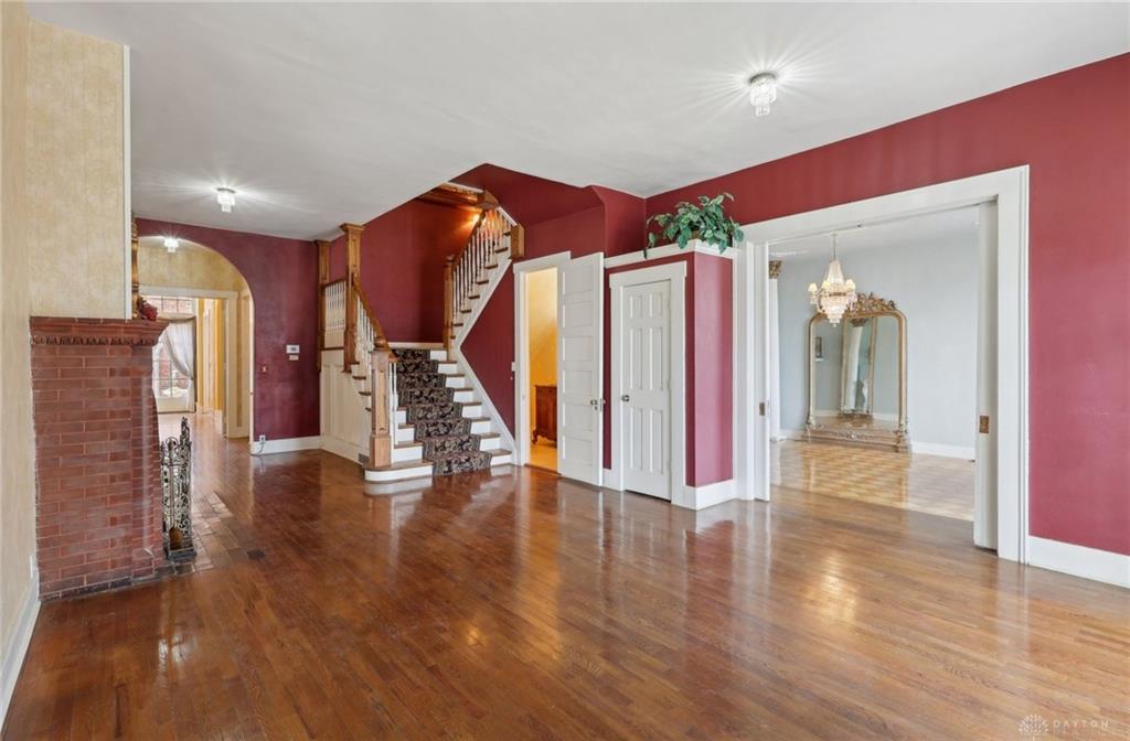 118 S Walnut Property Photo 6