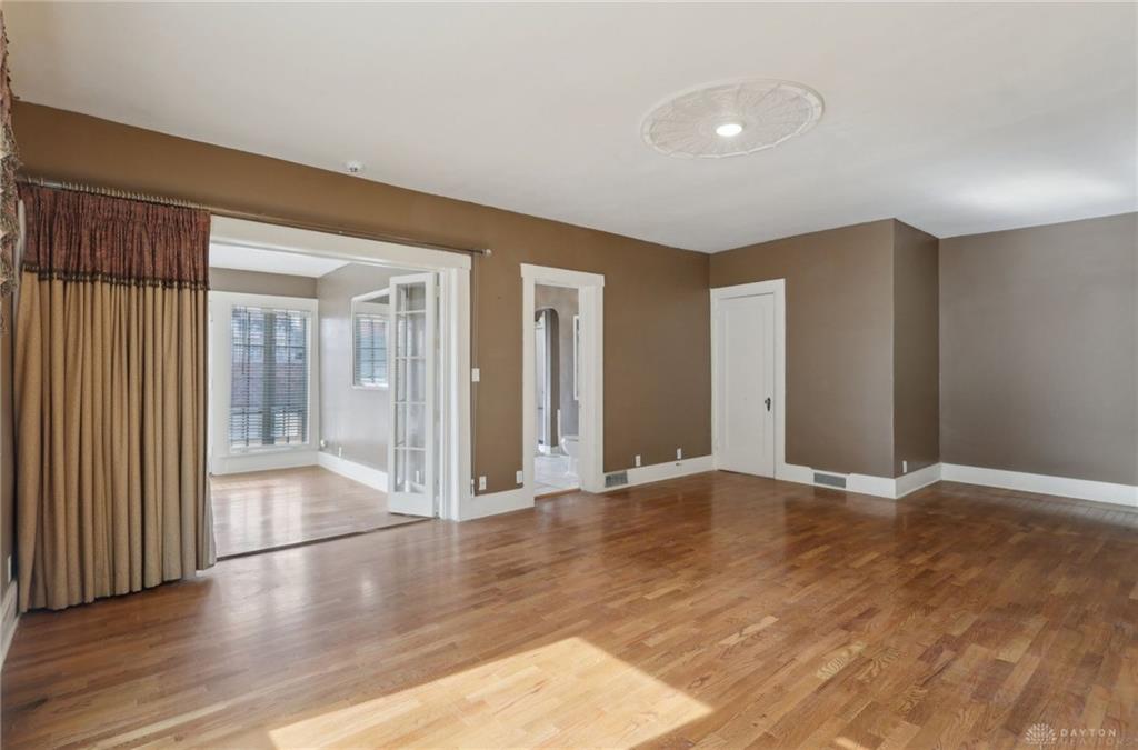 118 S Walnut Property Photo 14