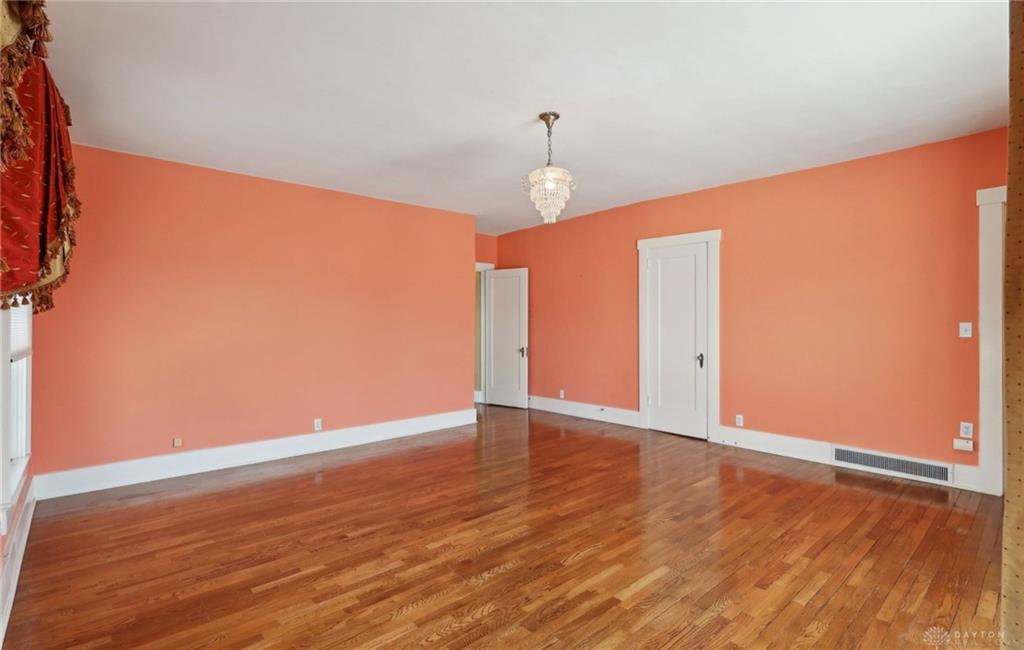 118 S Walnut Property Photo 29