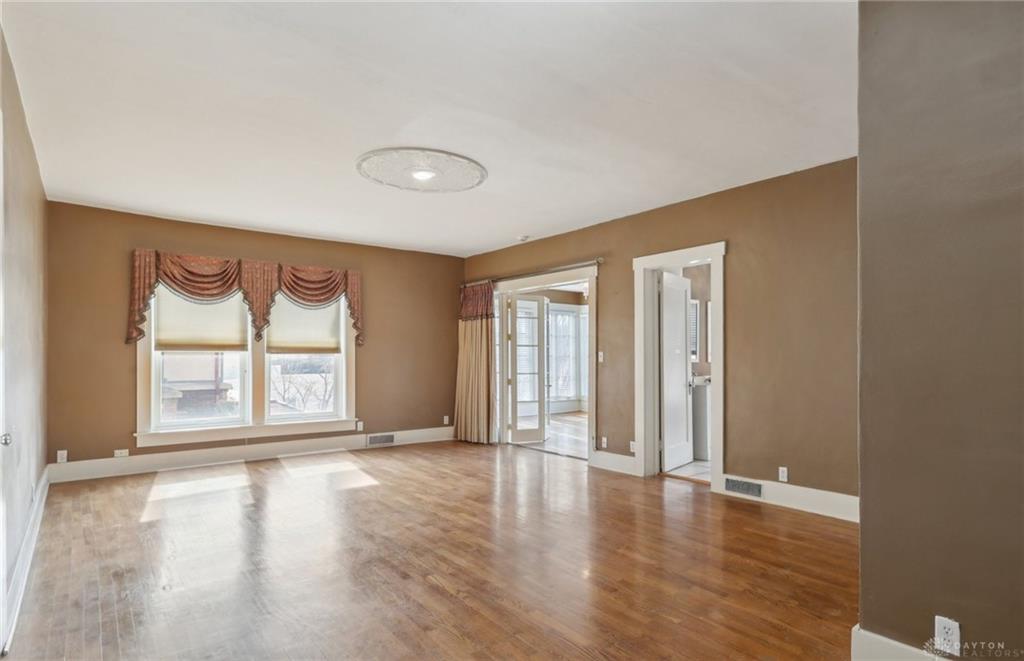 118 S Walnut Property Photo 32