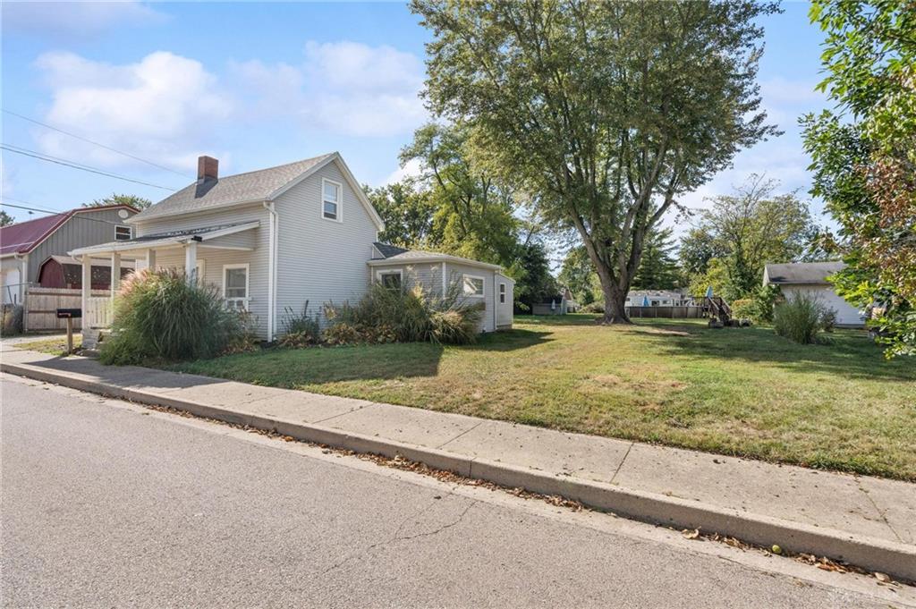 8 N Sycamore Street Property Photo 2