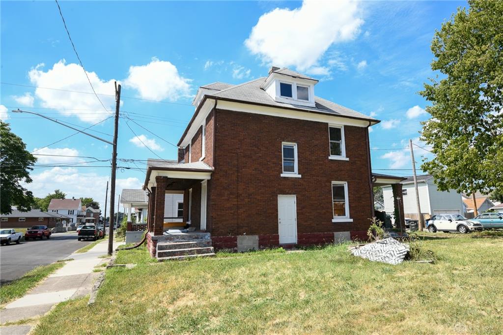 1815 Warner Avenue Property Photo 2