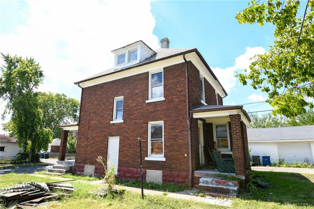 1815 Warner Avenue Property Photo 3