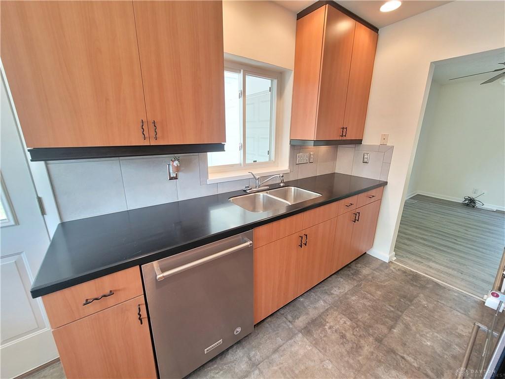 645 Brookfield Road Property Photo 6