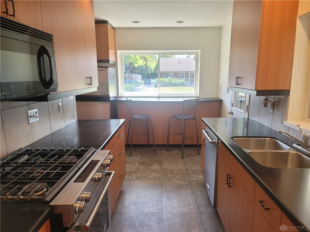 645 Brookfield Road Property Photo 9