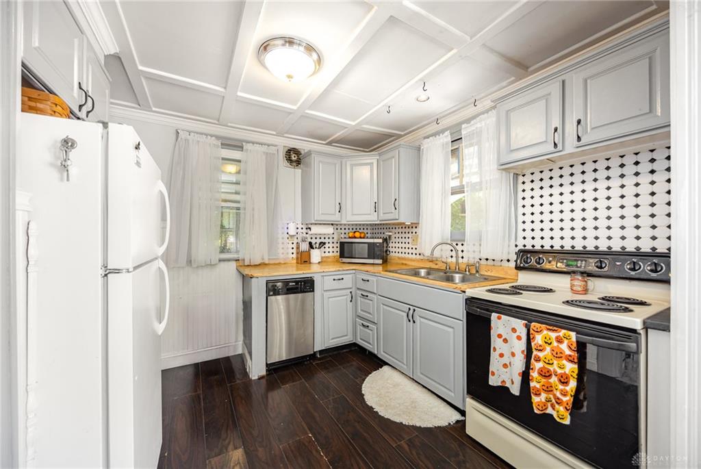 6440 Heitzler Avenue Property Photo 5