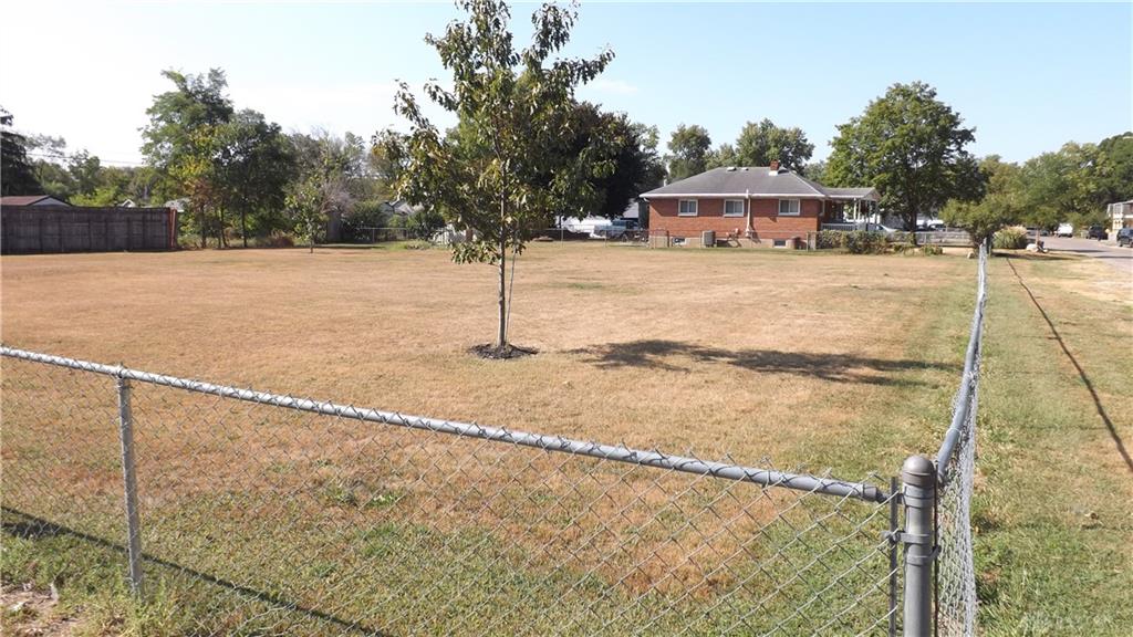 2460 Bushnell Property Photo 1