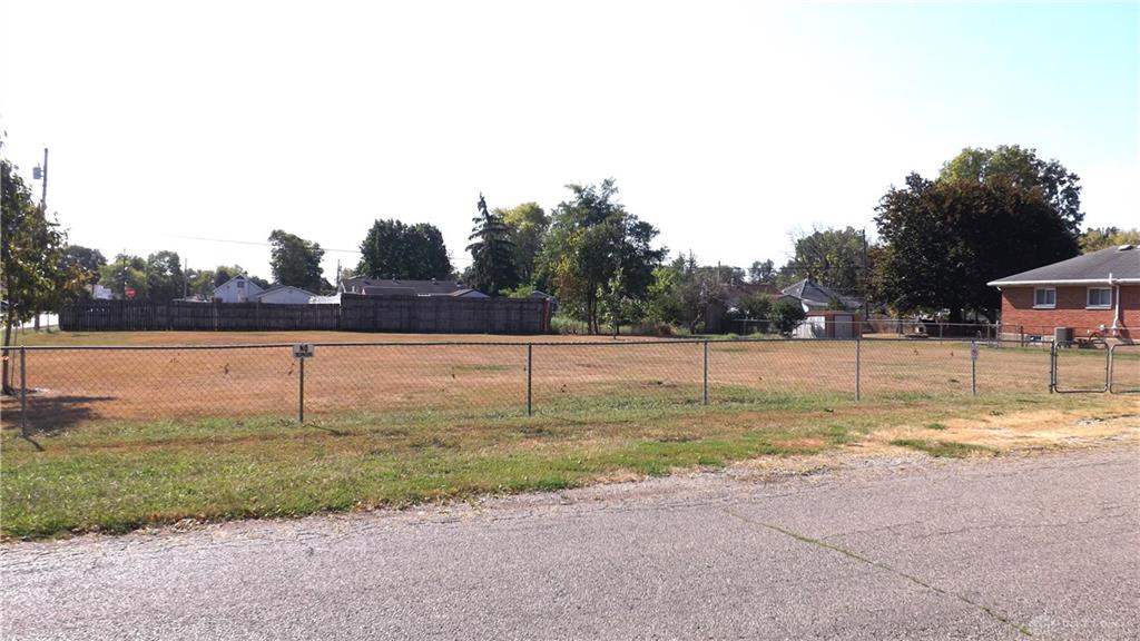 2460 Bushnell Property Photo 5