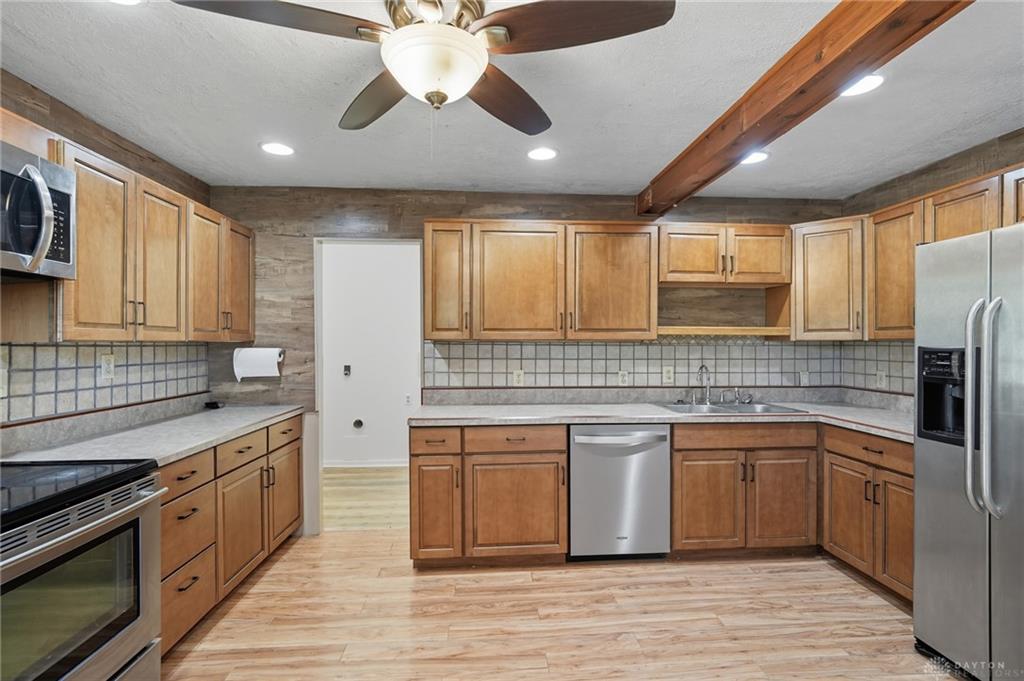 3730 Greentree Road Property Photo 12