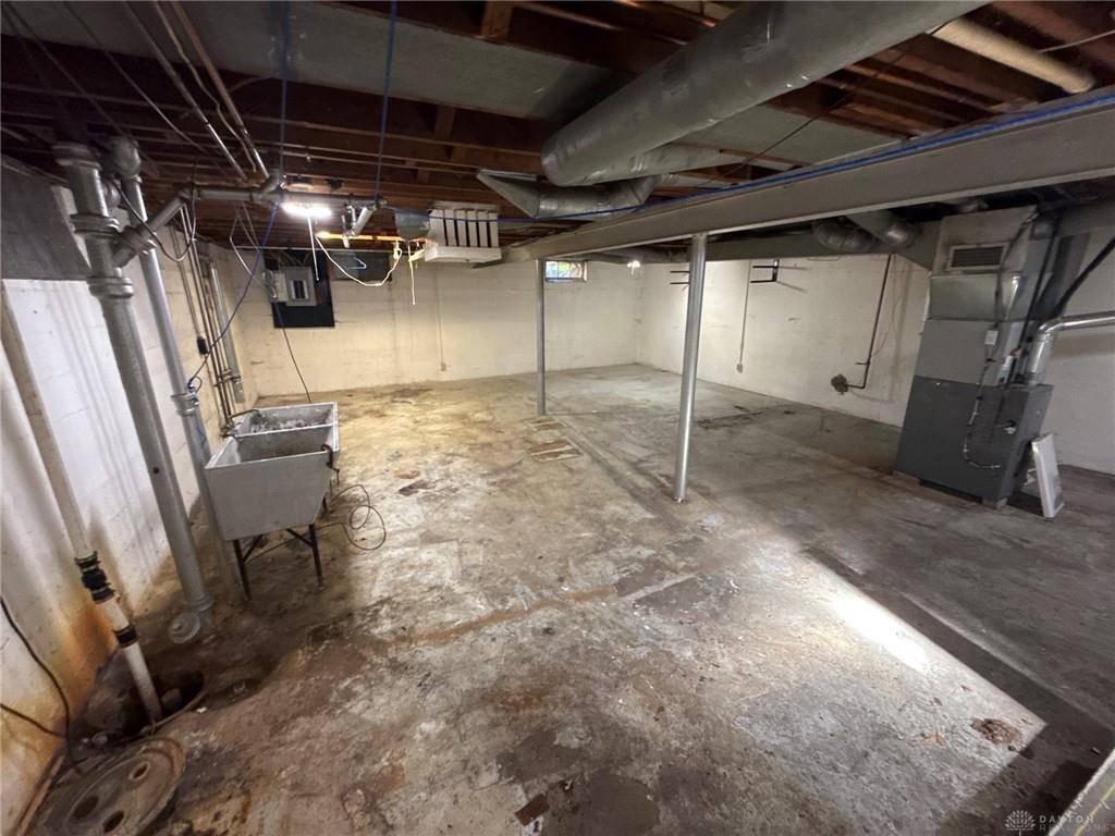 2421 Rugby Road Property Photo 7