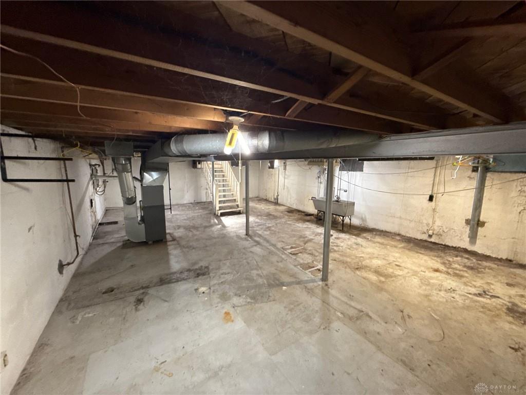 2421 Rugby Road Property Photo 9