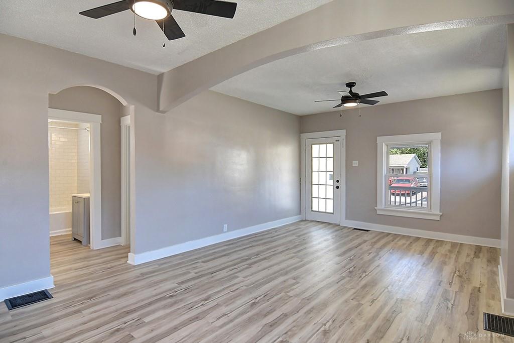 434 Bellaire Avenue Property Photo 4