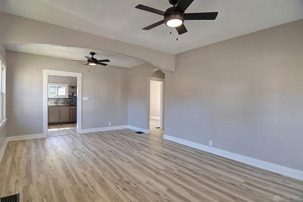 434 Bellaire Avenue Property Photo 5