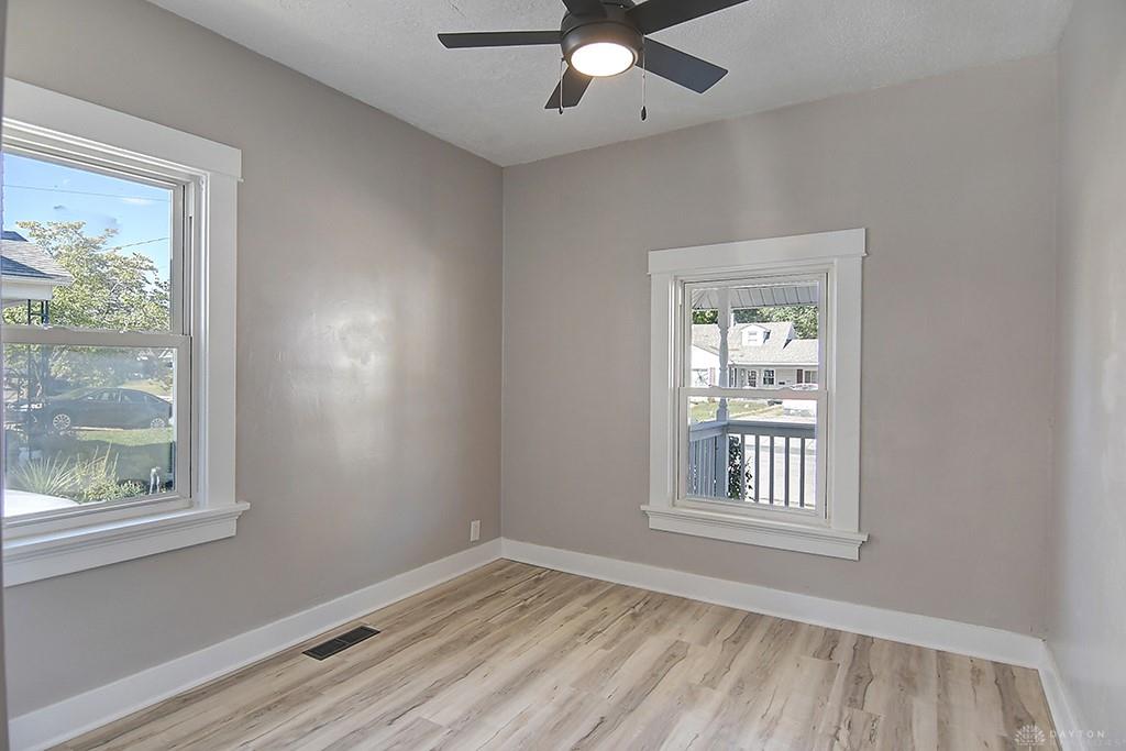 434 Bellaire Avenue Property Photo 8