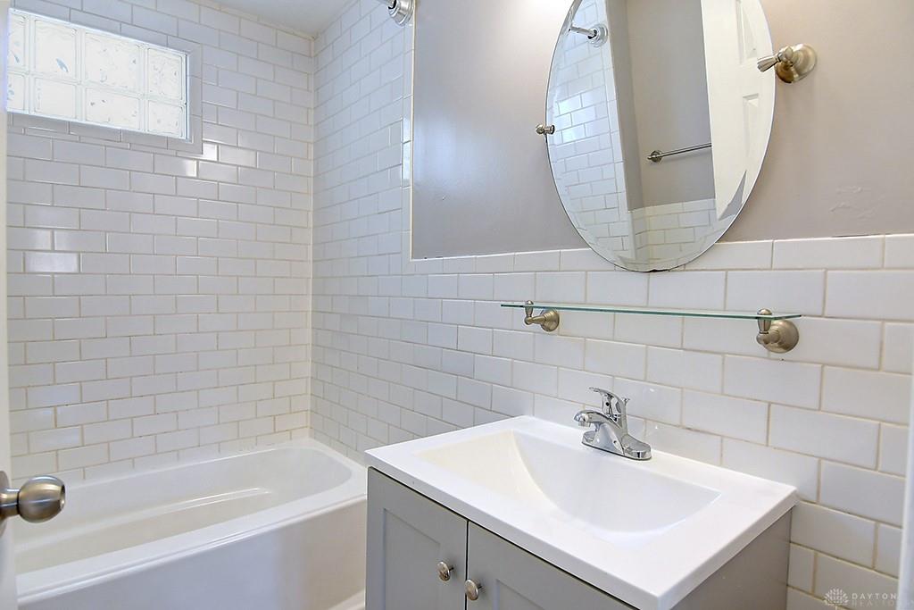 434 Bellaire Avenue Property Photo 12