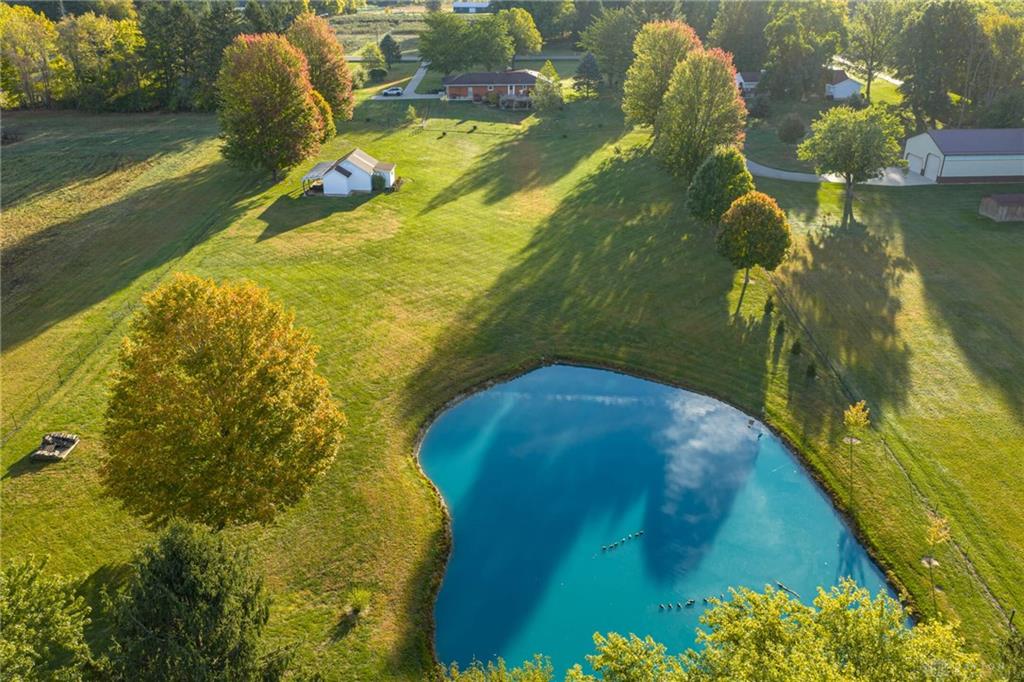 4001 E Social Row Road Property Photo 3