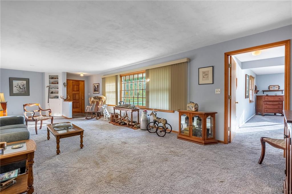 4001 E Social Row Road Property Photo 4