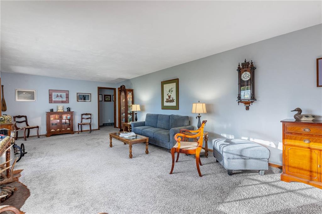 4001 E Social Row Road Property Photo 6