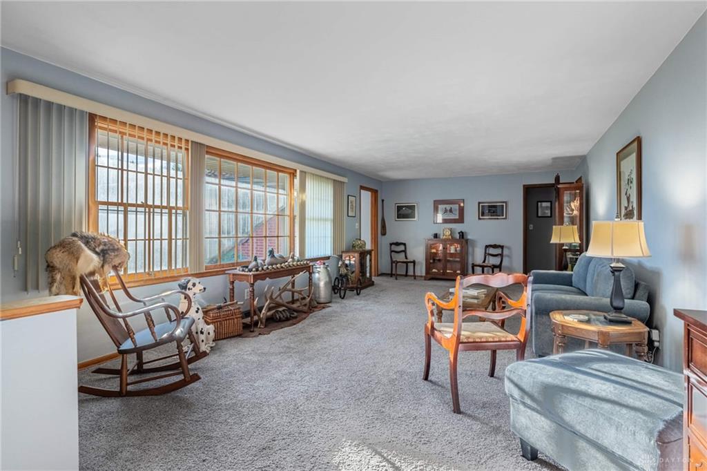 4001 E Social Row Road Property Photo 7