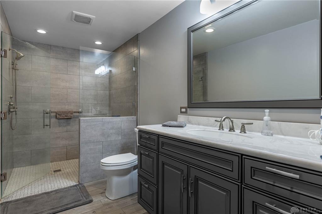 4001 E Social Row Road Property Photo 8