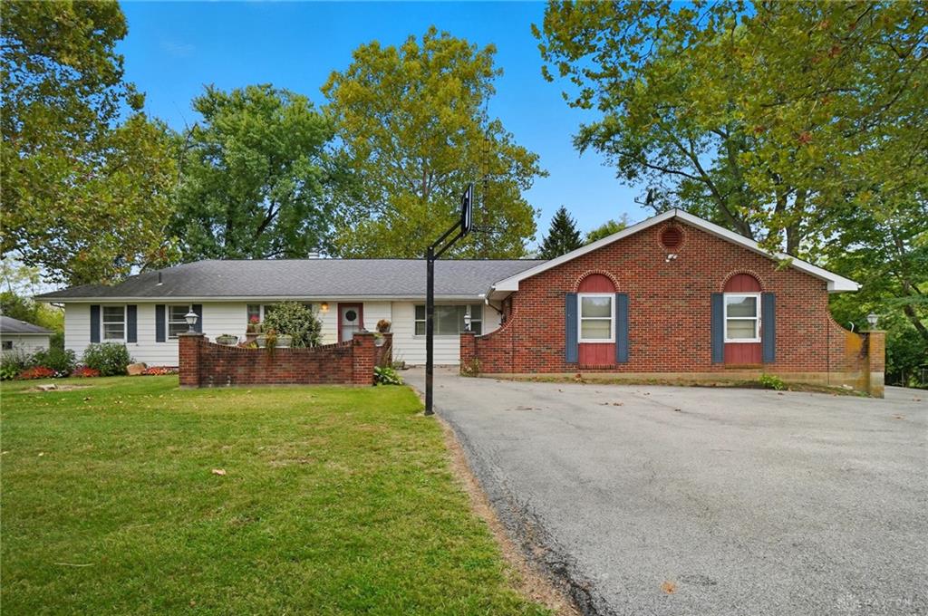 8375 Peters Pike Property Photo 2