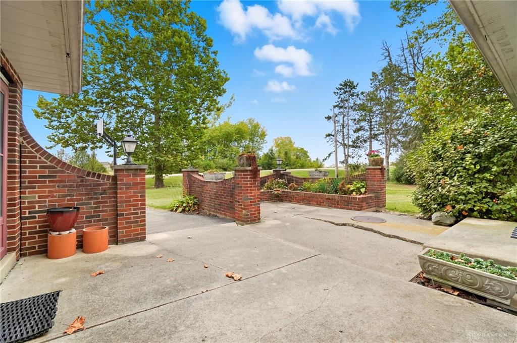 8375 Peters Pike Property Photo 5