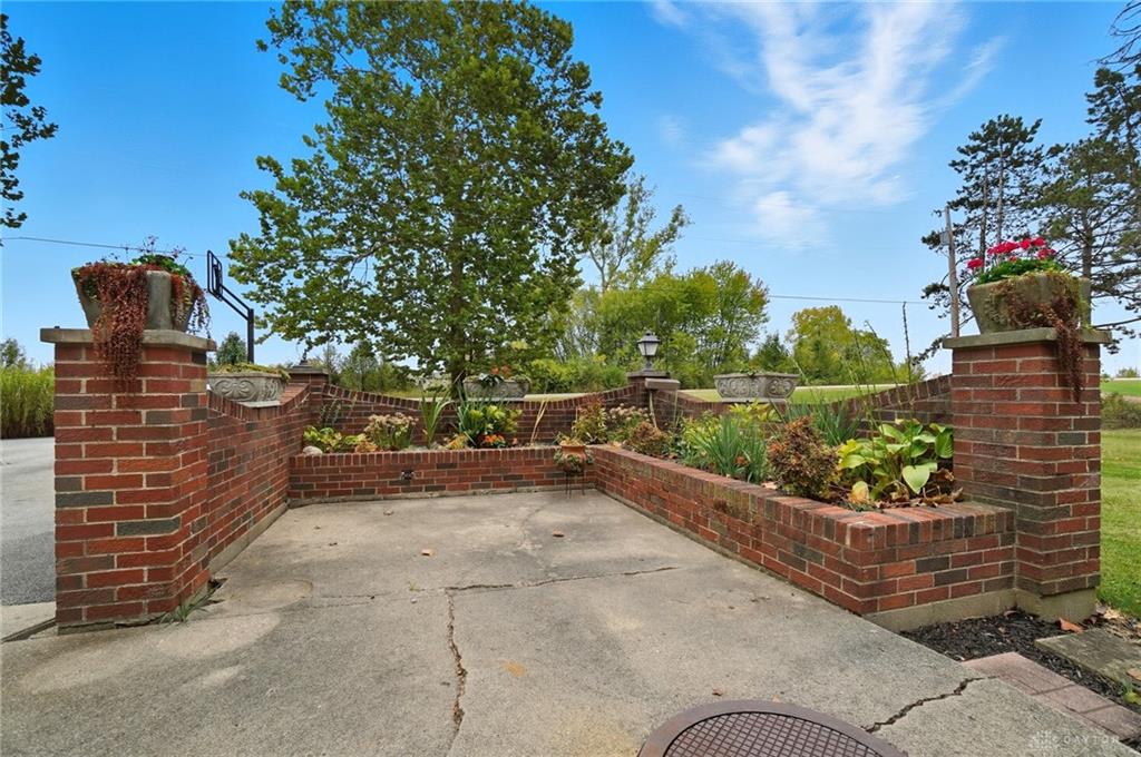 8375 Peters Pike Property Photo 7