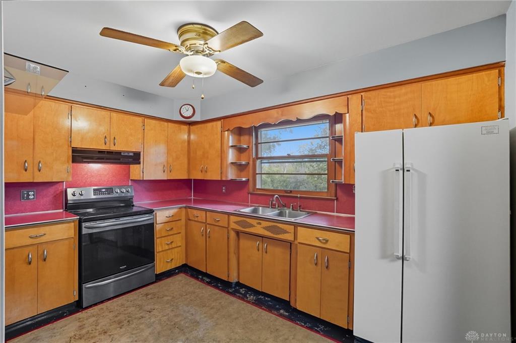 8375 Peters Pike Property Photo 12