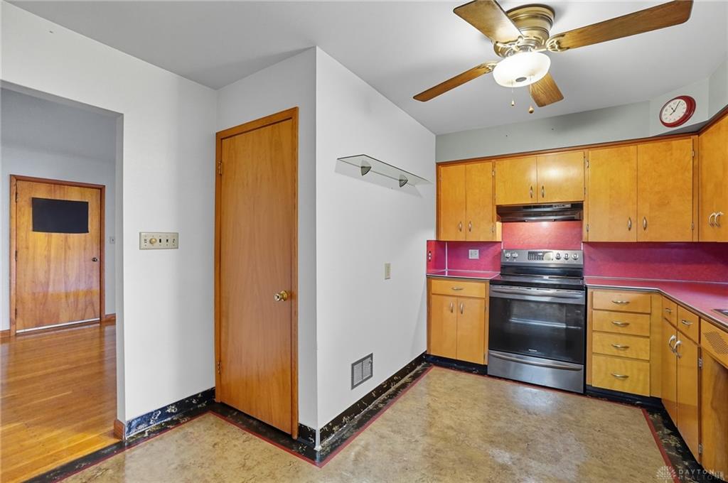 8375 Peters Pike Property Photo 15