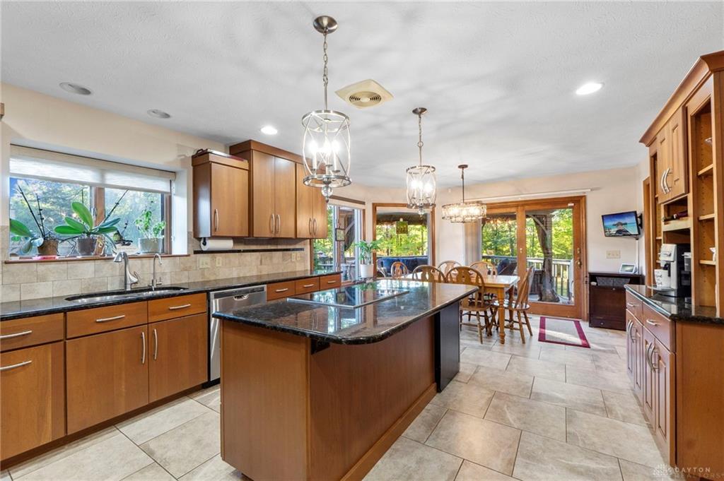 1009 Highpoint Drive Property Photo 20